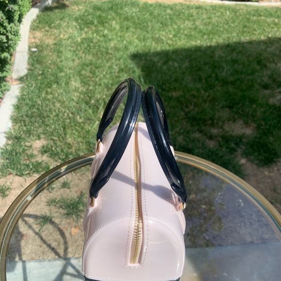 Small cream rubber purse - Picture 2 of 2